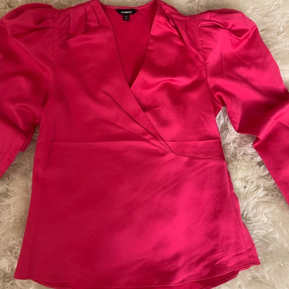 V-Neck Puff Sleeve Blouse - Picture 2 of 3